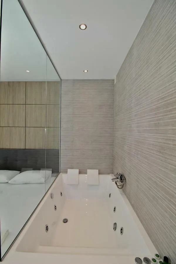 Apartment Blue Suite Group Mesitiki Thessaloniki